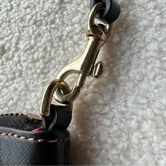 VTG Dooney & Bourke wristlet w/red interior 8” x 4.5” EUC - Picture 8 of 14